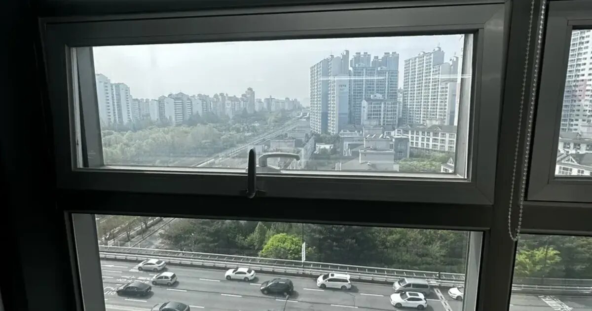 빌딩 창문 수리 작업 사례