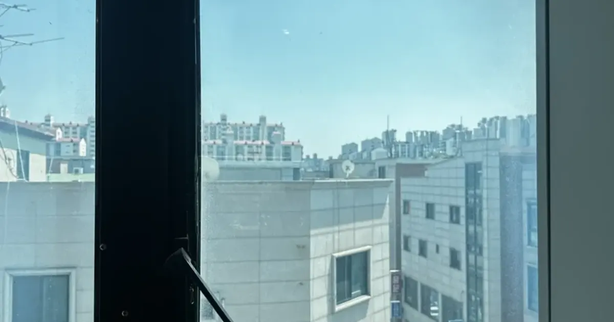 안열리는 창문 수리 작업 사례